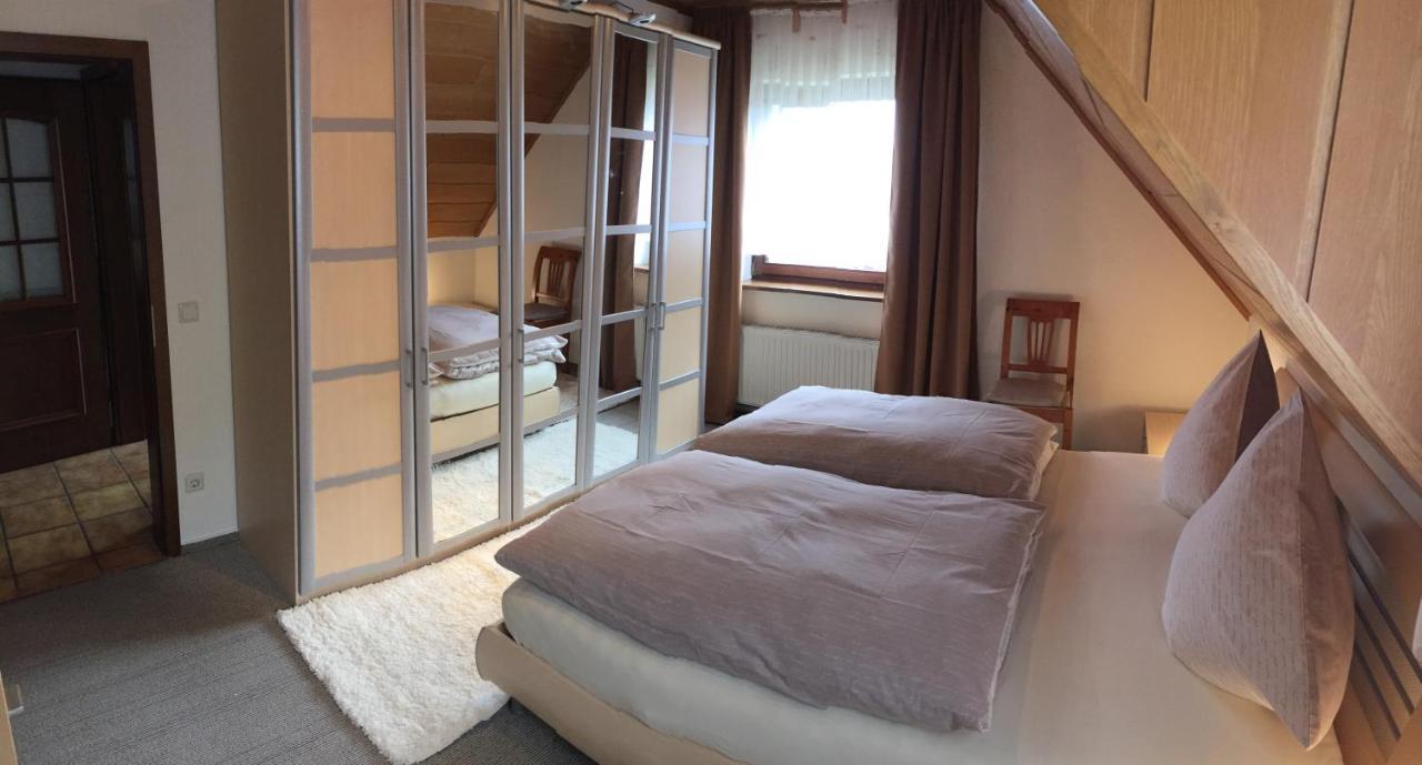 Ferienwohnung Unter Dem Schild Oberfell Buitenkant foto