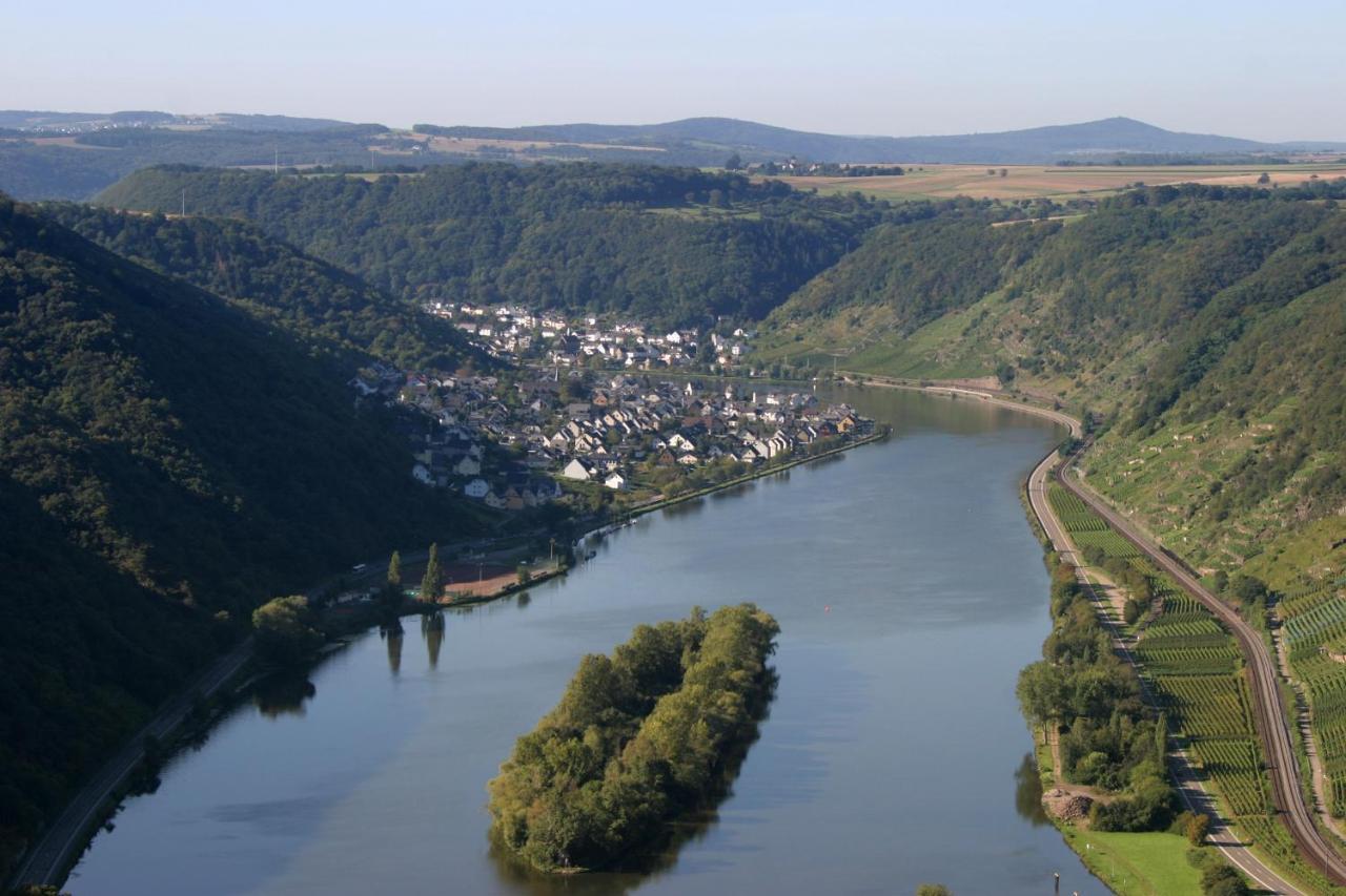 Ferienwohnung Unter Dem Schild Oberfell Buitenkant foto